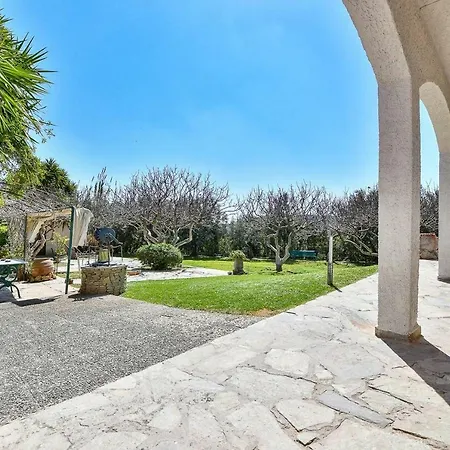 Light-filled With Garden Near *